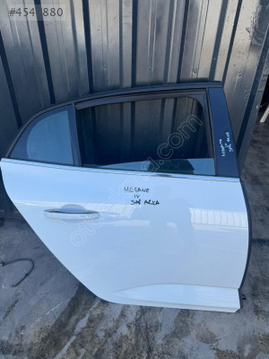 RENAULT MEGANE 4 SAĞ ARKA KAPI
