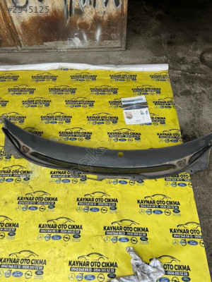 Volvo s60 çıkma ön cam ızgarası