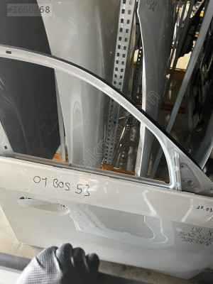 BMW X1 SAĞ ÖN KAPI ORJİNAL ÇIKMA PARÇA