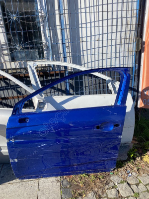 renault clio beş çıkma sol ön kapı