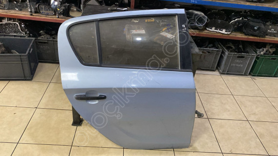 HYUNDAİ İ20 SAĞ ARKA KAPI