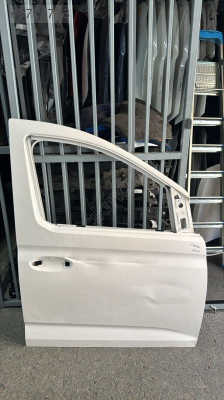 VOLKSWAGEN CADDY SAĞ ÖN KAPI ORJİNAL ÇIKMA