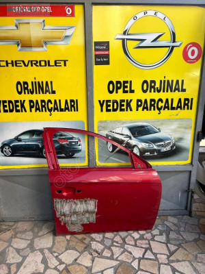 Opel Corsa f sağ ön kapı kırmızı renk çıkma Orjinal