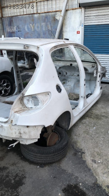 PEJO 206 2005 MODEL SAĞ ARKA ÇAMURLUK