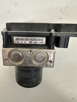 0265951851 BMW X1 E84 2.0D ABS BEYNİ