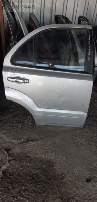 KİA SORENTO SAĞ ARKA KAPI ORJİNALL ÇIKMA DOLU