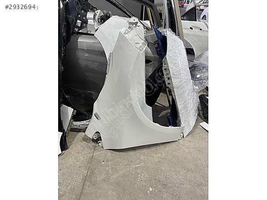 Corolla 2018 sonrası sağ çamurluk hatasız metalik beyaz