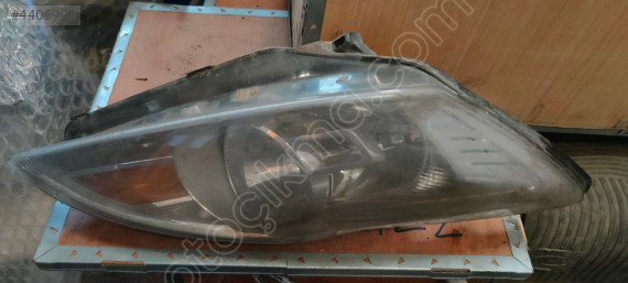 Ford Focus sağ ön far 8M51-13W029-AD