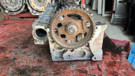 MERCEDES C180 SİLİNDİR KAPAĞI ÇIKMA ÇEVİK OTO ÇIKMA