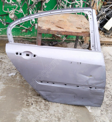RENAULT FLUENCE SAĞ ARKA KAPI ÇIKMA ÇEVİK OTO