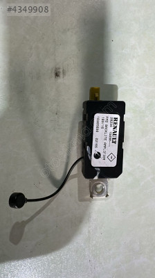 283201509R  2016 RENAULT TALİSMAN 1.6 DCİ ANTEN SİNYAL GÜÇLENDİRİ