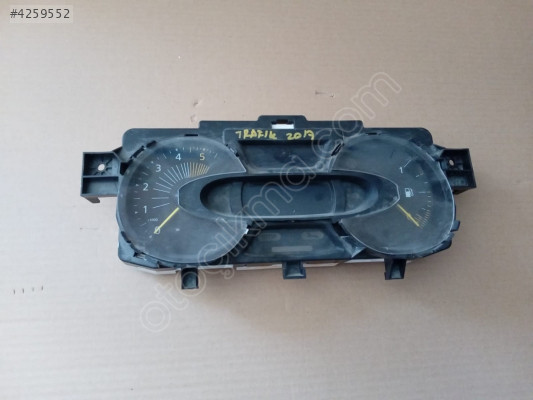 renault trafic 3 2017 1.6 gösterge/km saati (son fiyat)