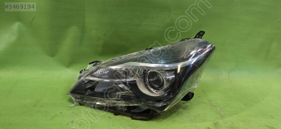 2012-2015 Toyota Yaris sol ön far çıkma orjinal