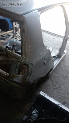 2001  Polo sağ arka çamurluk çıkma