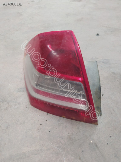 Renault Megane 2 sol arka far 8 200 757 700