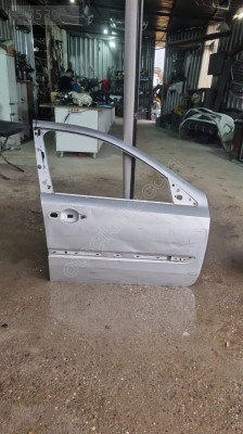 Renualt laguna 2 model 2006 sag on kapi