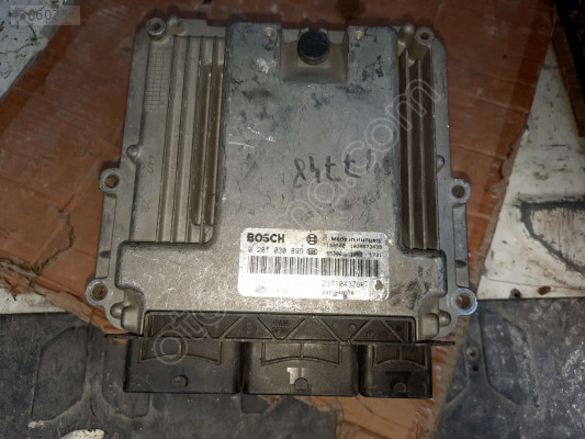 Renault Captur Kangoo motor beyni - 0281030899