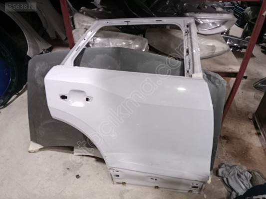 Audi q2 sağ arka kapı çıkma orjinal