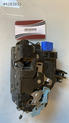 3D1837016AC volkswagen caddy 2008 sağ ön kapı kilidi