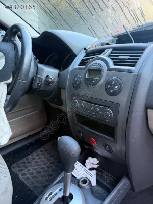 Renault Megane 2Radyo Dijital Klima Çerçevesi Gri  8200594696
