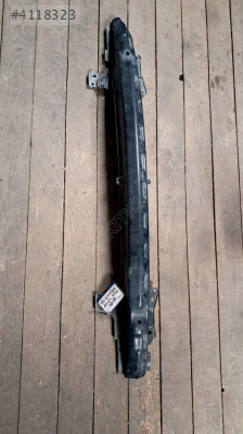 1J0807636A ARKA TAMPON DEMİRİ - GOLF4