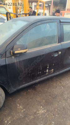 Geely Emgrand sol ön kapı