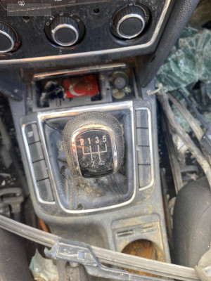 SKODA SUPERB MANUEL VİTES MEKANİZMASI