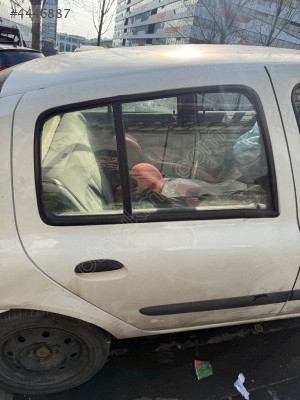 RENAULT CLİO 2 SAĞ ARKA KAPI BEYAZ SÖKME HATASIZ