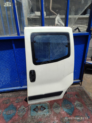 Fiat Fiorino sol arka kapi orjinal hatasız dolu boş