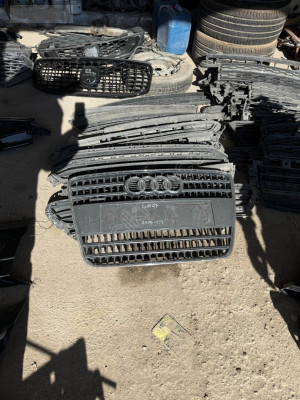 AUDİ Q7 ÖN PANJUR ÇIKMA ORJİNAL