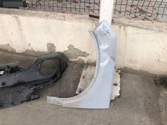 VOLVO XC40 SOL ÖN ÇAMURLUK