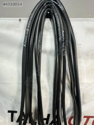 Toyota Avensis T25 Kasa Kapı Fitilleri