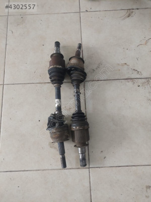 NİSSAN NAVARA SAĞ AKS