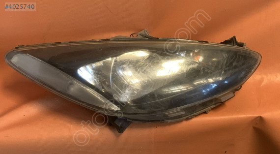 mazda 2 sağ ön far