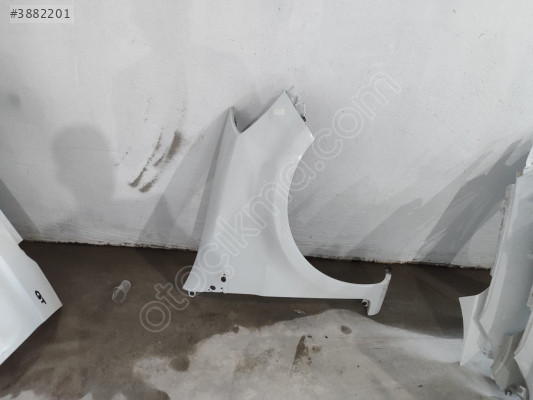 RENAULT CLİO III BEYAZ SAĞ ÖN ÇAMURLUK ORJINAL HATASIZ