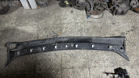 2015-2023 DACİA DUSTER ÖN CAM IZGARA ORJ ÇIKMA