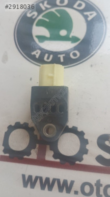89831-0D090 Toyota Yaris 2015 sağ ön kapı darbe sensörü