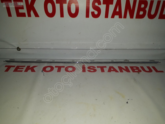 VOLKSWAGEN PASSAT ÇITA ARKA TAMPON ORTA NİKELAJI 3G0853835