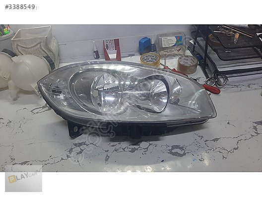 Fiat Linea sağ far 45220381 orjinel çikma temiz