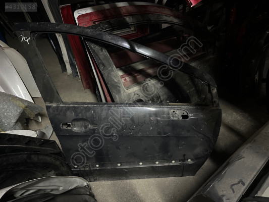 Peugeot 308 sağ ön kapı