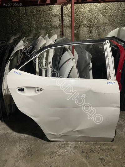 TOYOTA COROLLA SAĞ ARKA KAPI 2013-18