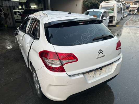 Citroen  c4 bagaj kapağı dolu hatasız