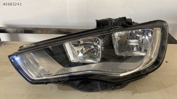 Audi A3 Modeli İçin Çıkma Sol Far Parçası