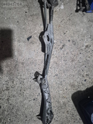 BMW 5 Serisi için Ön Cam Silecek Bağlantı Parçası 182078