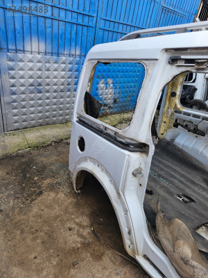 FORD CONNECT SAG ARKA ÇAMURLUK