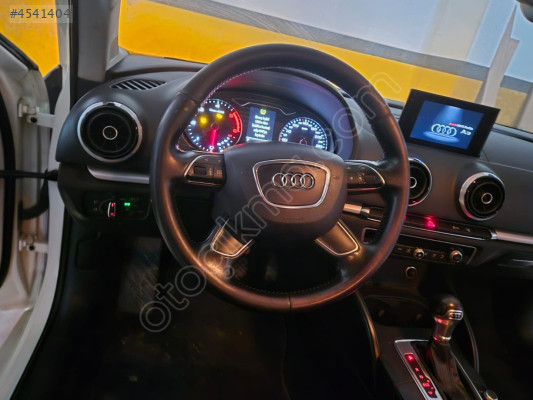 AUDİ A3 ( 2015 ) RADİO TEYP  ORJINAL ÇIKMA