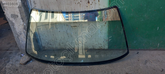 Mazda 626 hatcback ön cam