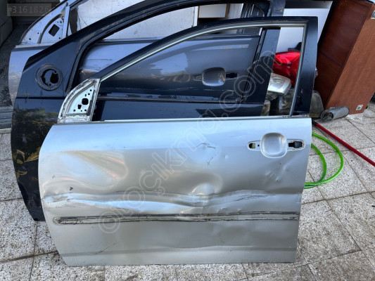 TOYOTA COROLLA ÇIKMA ORJİNAL SOL ÖN KAPI BD1