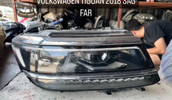 VOLKSWAGEN TİGUAN SAĞ FAR ORJİNAL EYUPCAN OTO'DA
