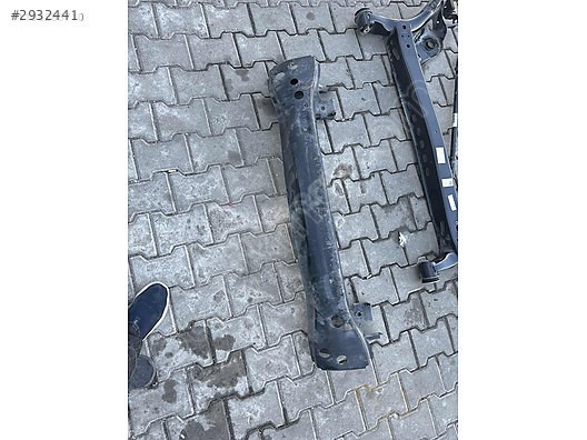 Passat b8.5 ön tampon demiri